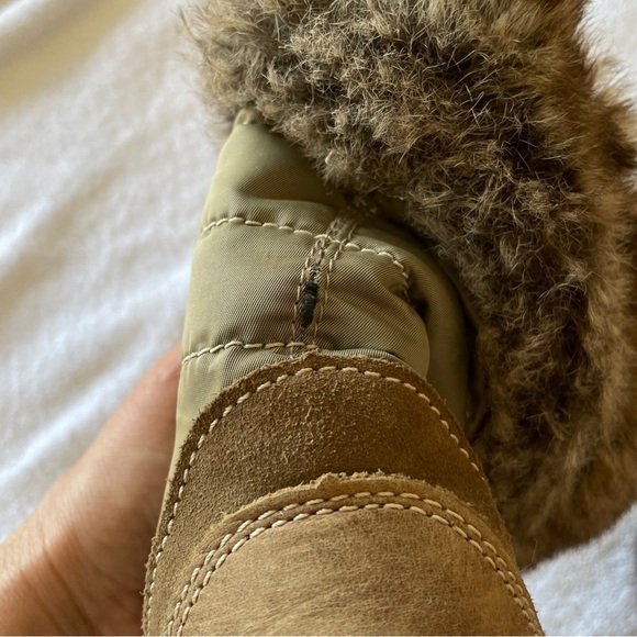 🌵 Bundle Sale 2/$20 Santana Canada Faux Fur Boots, Size 37 or US 6 - Picture 15 of 16